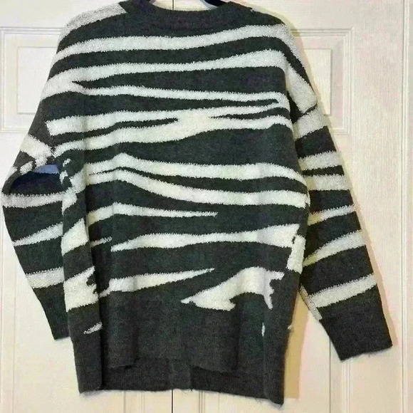 Michael Stars Long Sleeve Sweater NWT Plus size 1X and 2X - Picture 2 of 5